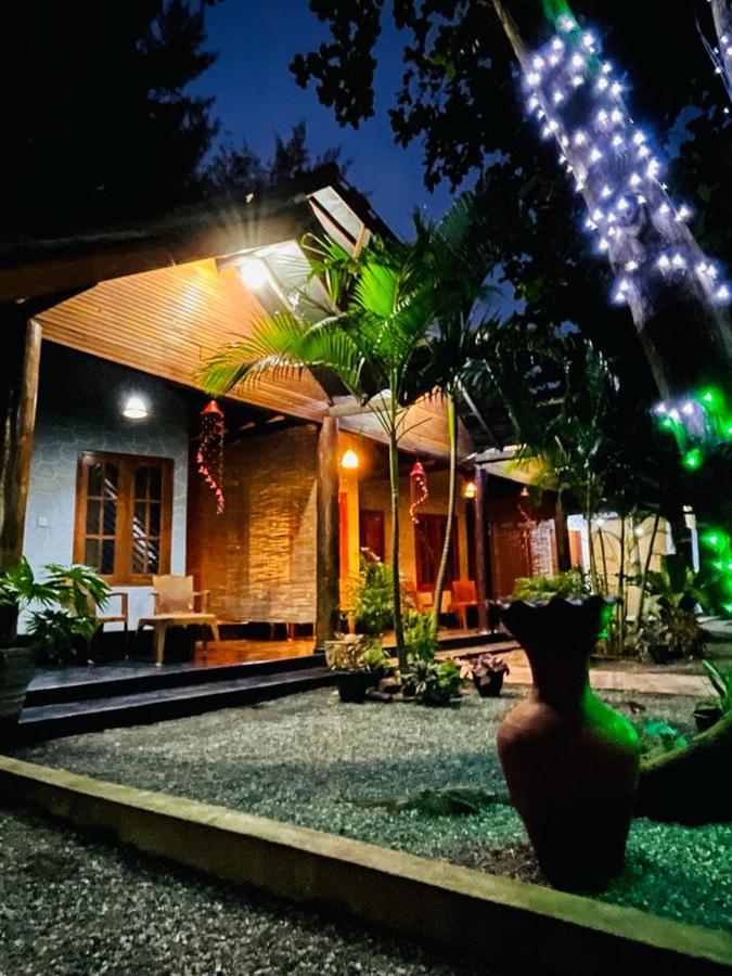 New Roy Guest House Калкуда Екстериор снимка
