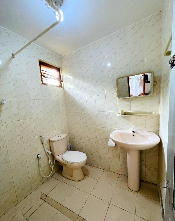 New Roy Guest House Калкуда Екстериор снимка