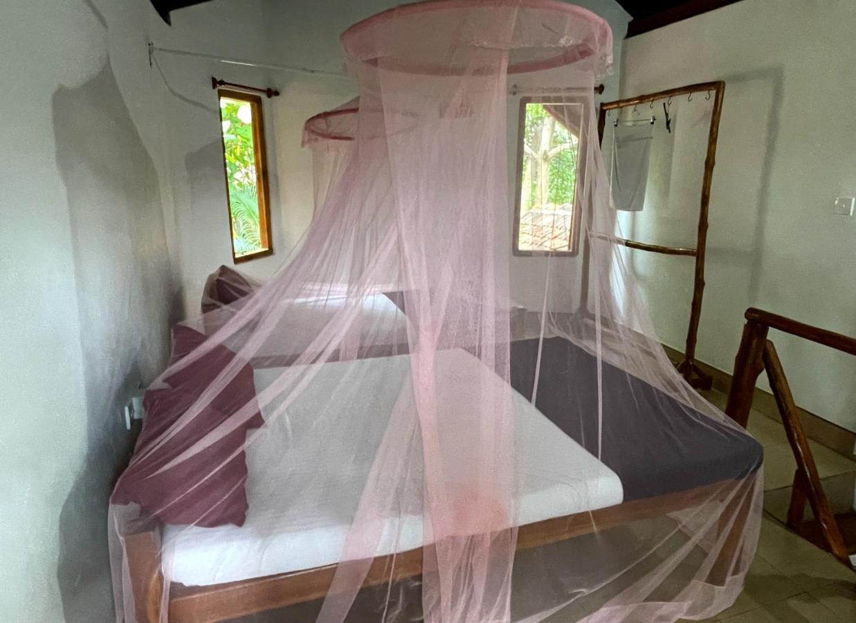New Roy Guest House Калкуда Екстериор снимка
