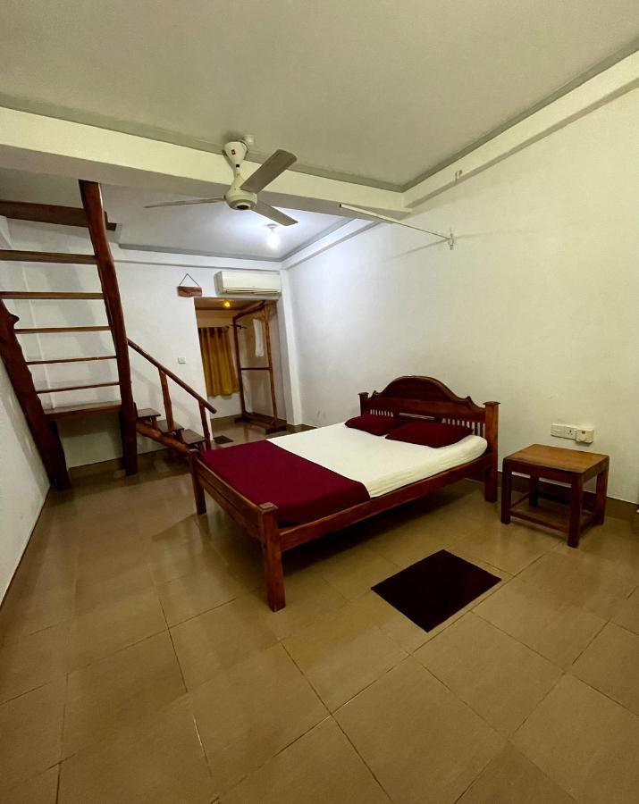 New Roy Guest House Калкуда Екстериор снимка