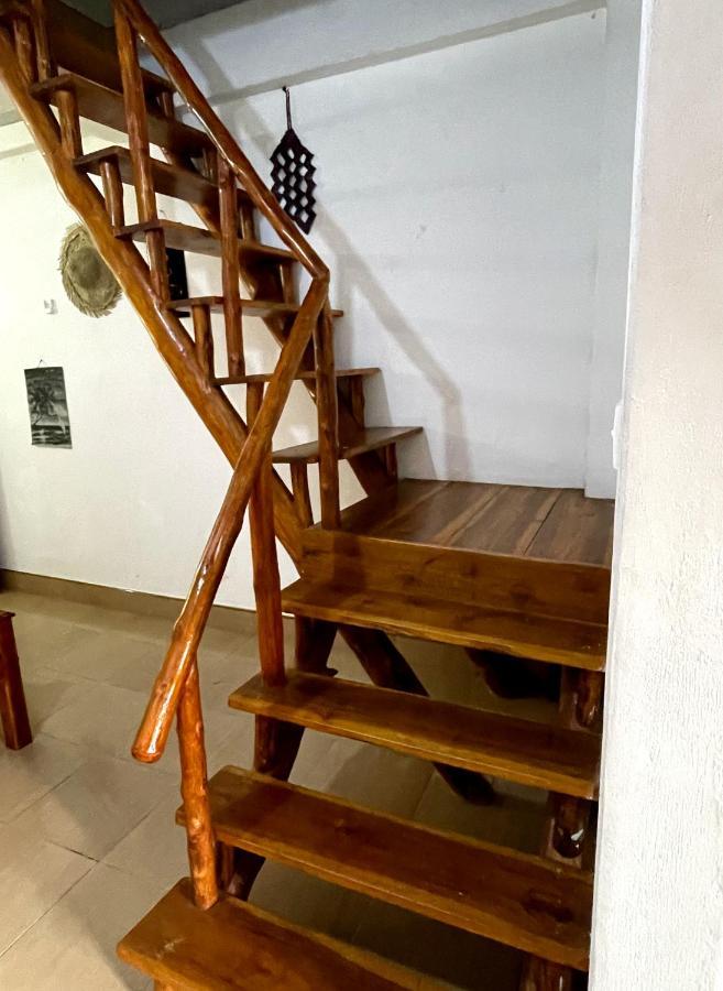 New Roy Guest House Калкуда Екстериор снимка