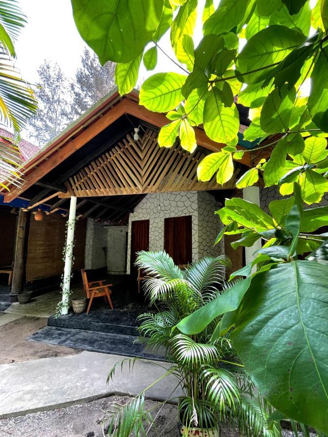 New Roy Guest House Калкуда Екстериор снимка