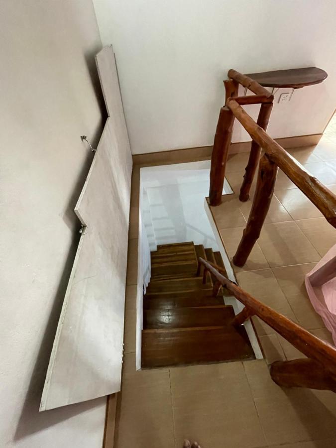 New Roy Guest House Калкуда Екстериор снимка
