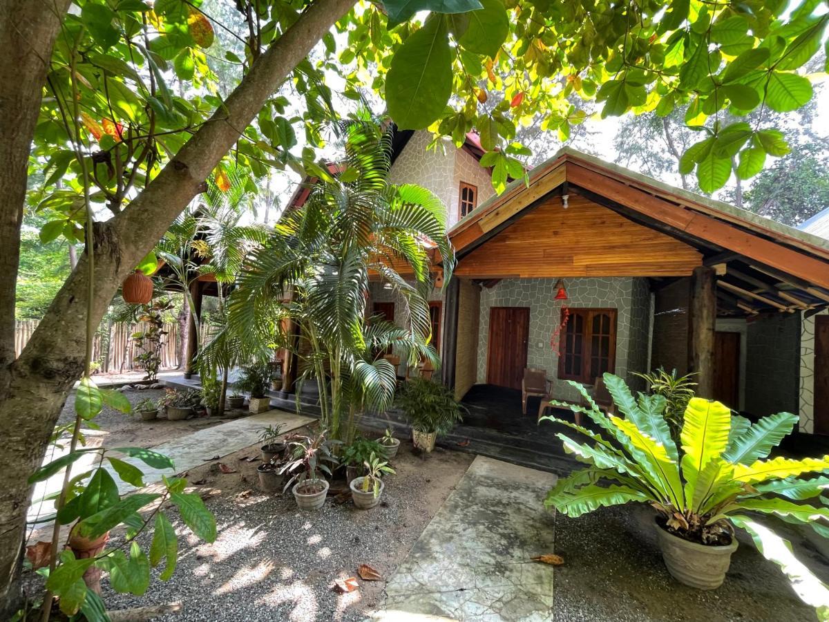 New Roy Guest House Калкуда Екстериор снимка