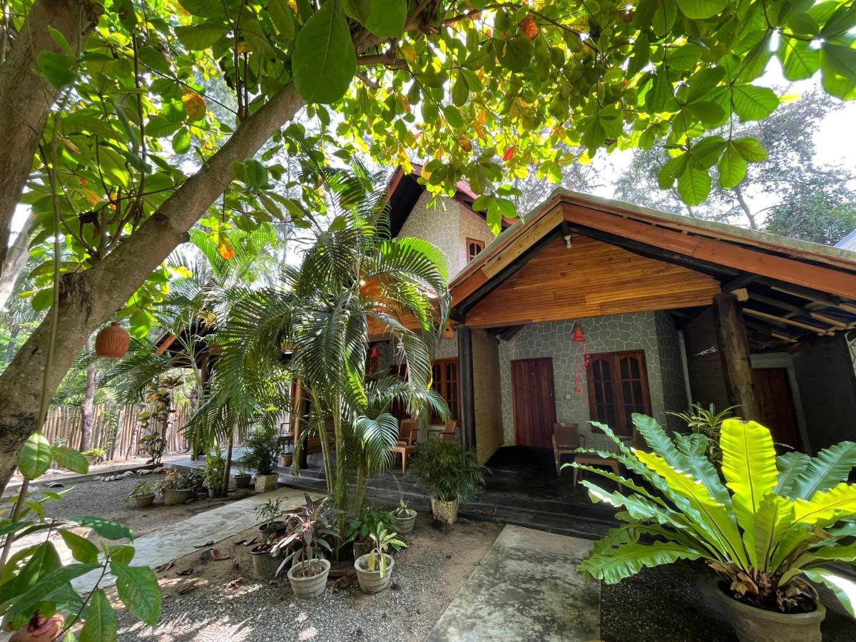 New Roy Guest House Калкуда Екстериор снимка