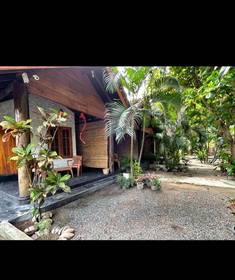New Roy Guest House Калкуда Екстериор снимка